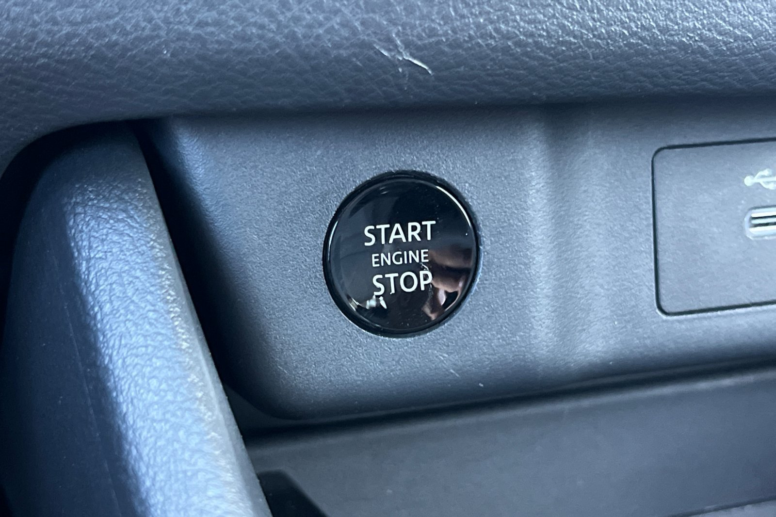 Certified 2026 Nissan Rogue SV FWD image 25