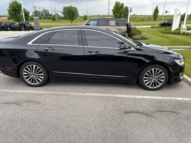 Used 2018 Lincoln MKZ Premiere FWD image 2