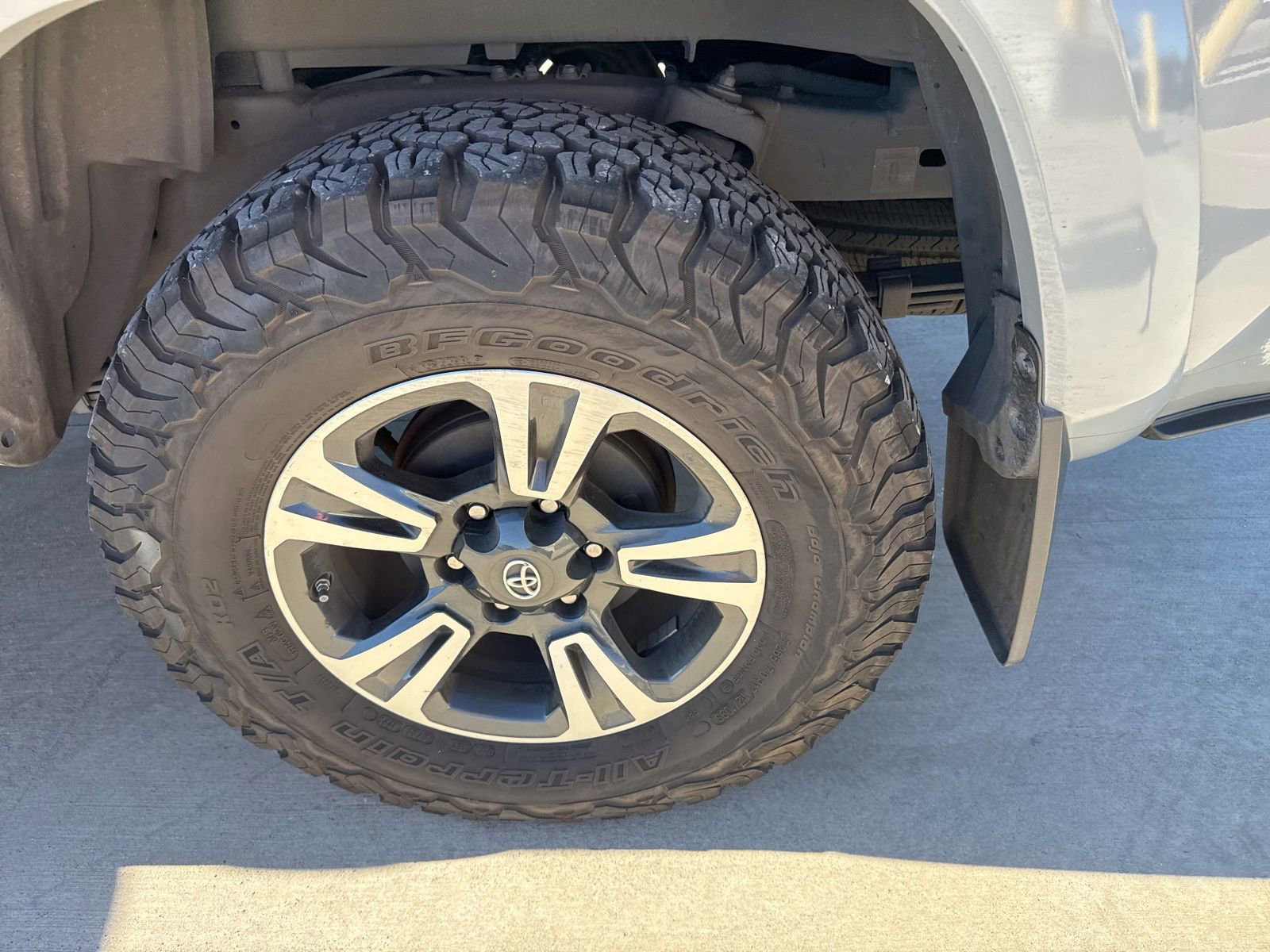 Used 2019 Toyota Tacoma TRD Sport image 12