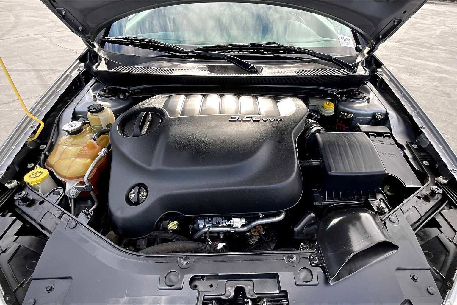 Used 2013 Chrysler 200 Touring image 13