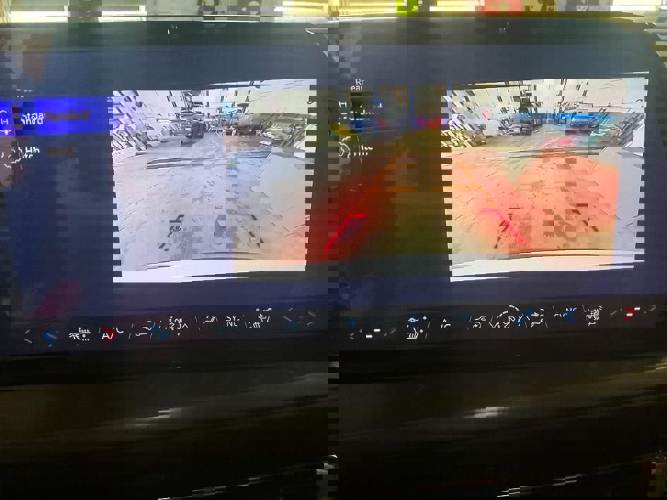 New 2026 Chevrolet Traverse LT w/ Midnight/Sport Edition image 7