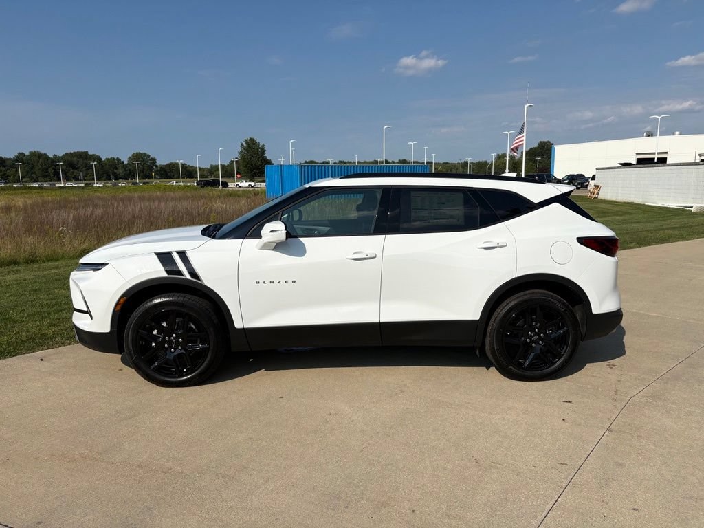 New 2026 Chevrolet Blazer LT w/ LPO, Arctic Package FWD image 6