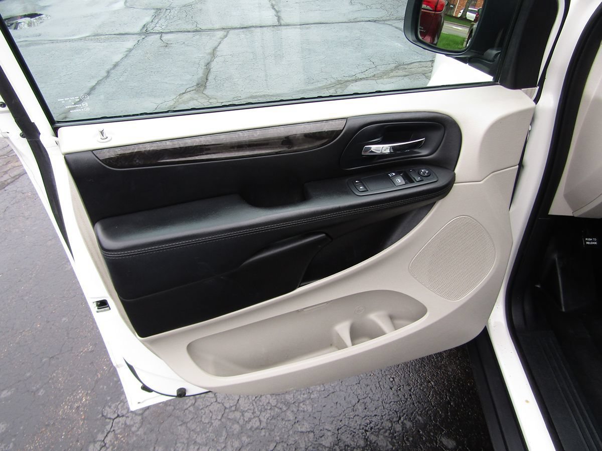Used 2013 RAM C/V Tradesman FWD image 19