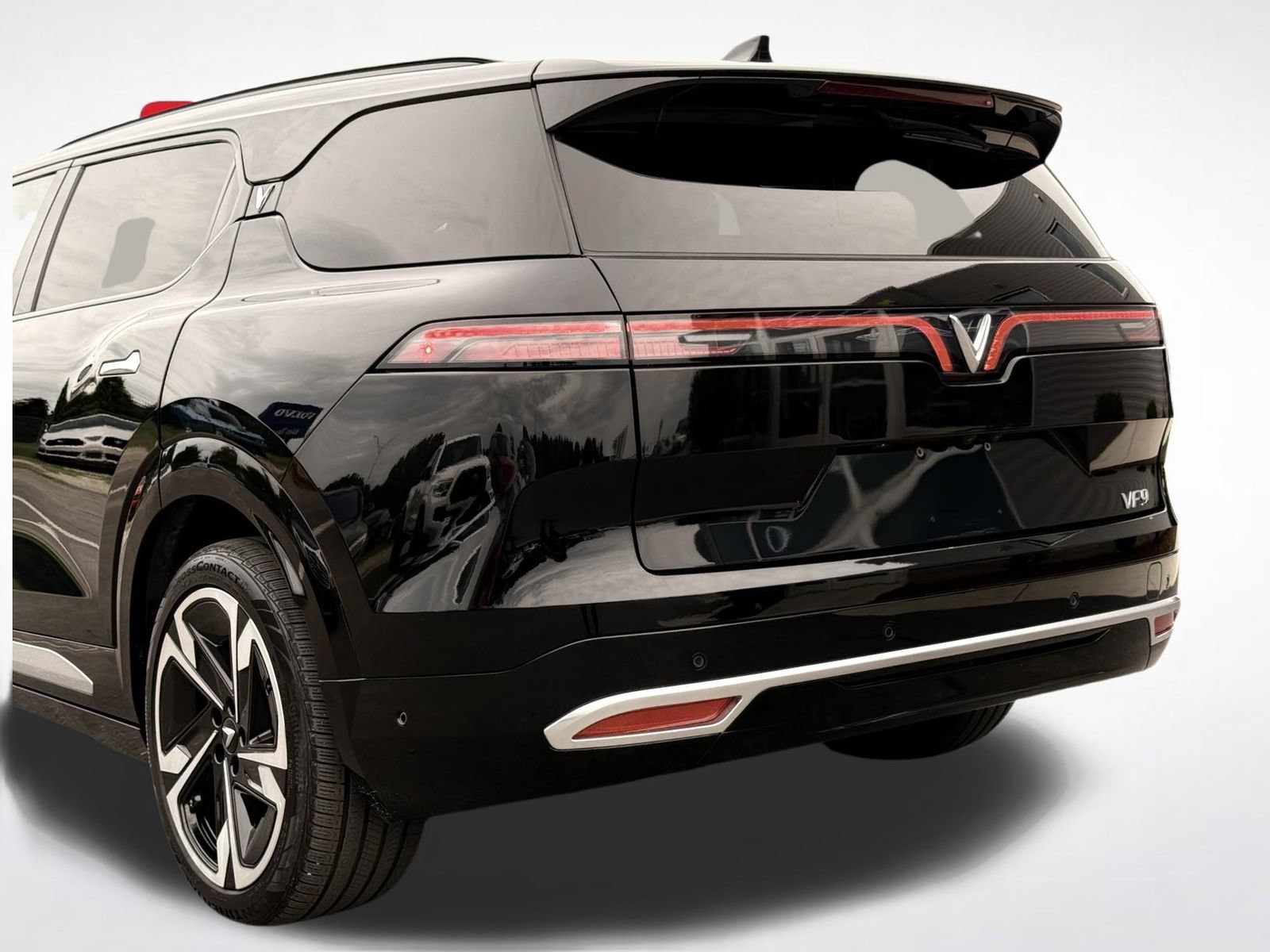 Used 2024 VinFast VF 9 Plus AWD/4WD image 4