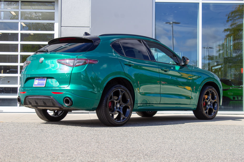 Used 2025 Alfa Romeo Stelvio Tributo Italiano w/ Active Assist Plus Package AWD/4WD image 10