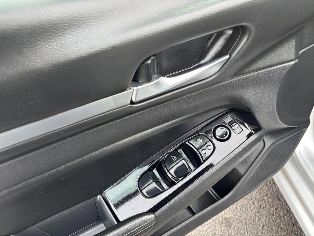 Used 2023 Nissan Altima 2.5 SV image 16