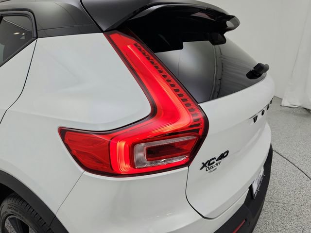 New 2026 Volvo XC40 B5 Ultra w/ Climate Package image 15