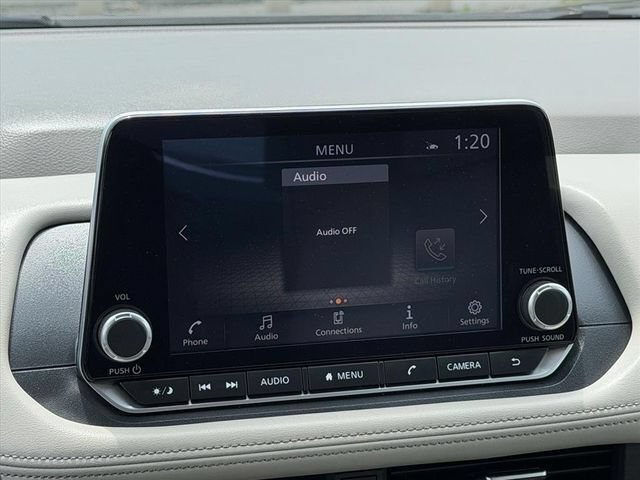 Used 2025 Nissan Rogue SV AWD/4WD image 16