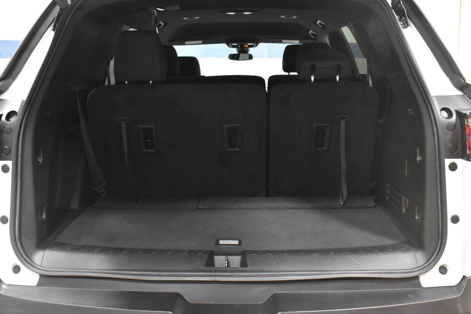 Used 2023 Chevrolet Traverse LT w/ LPO, Floor Liner Package AWD/4WD image 28