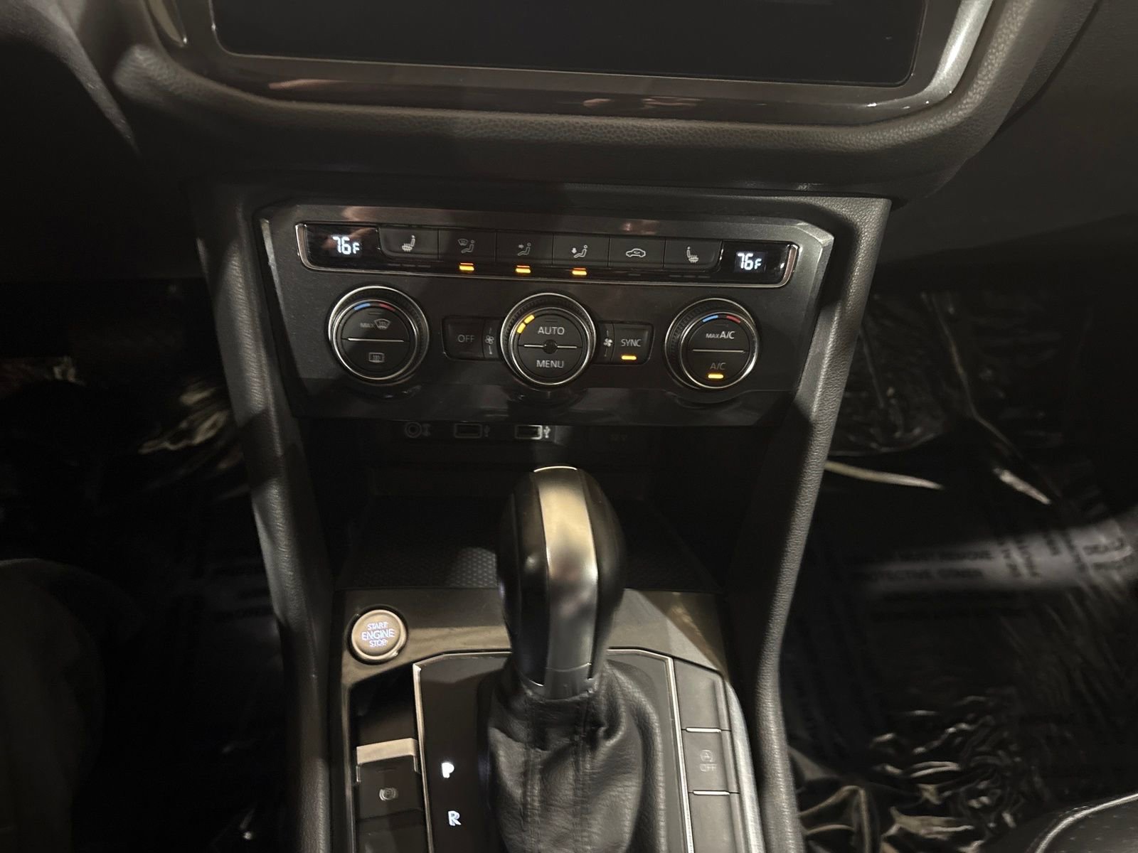 Used 2018 Volkswagen Tiguan SE image 18