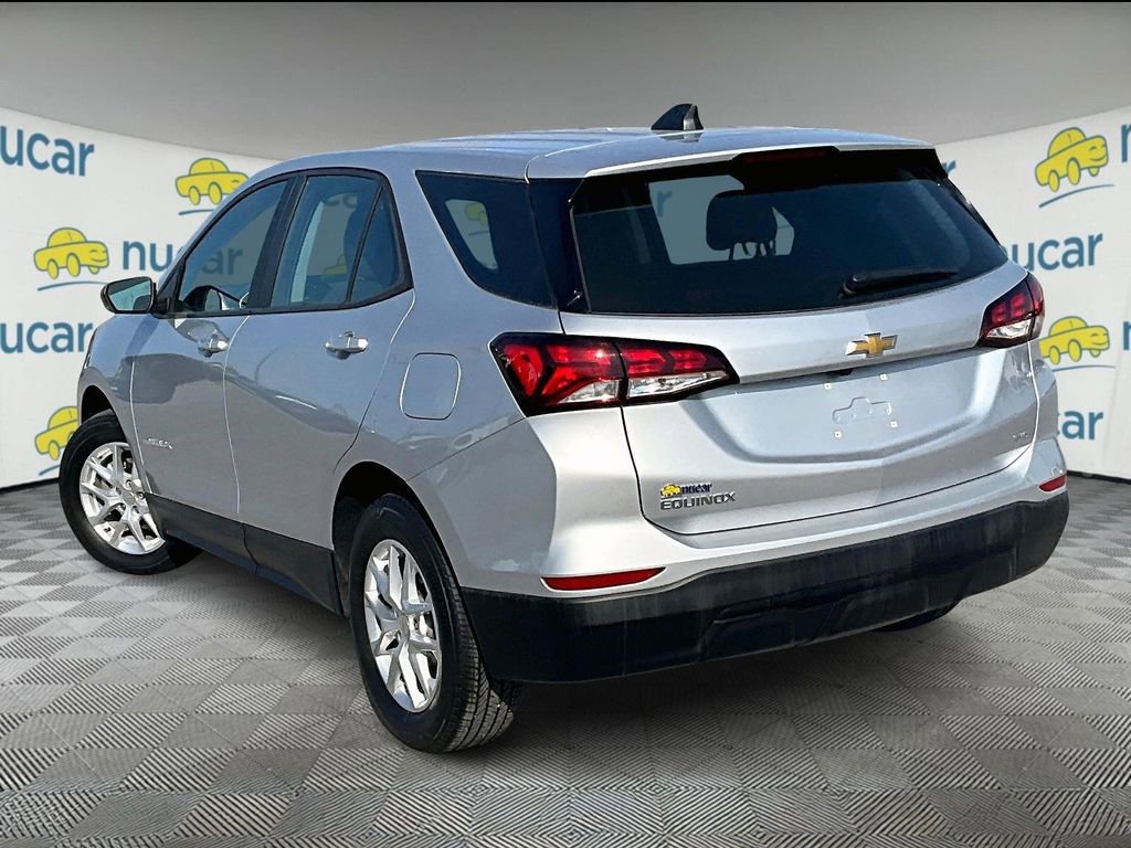 Used 2022 Chevrolet Equinox LS image 4