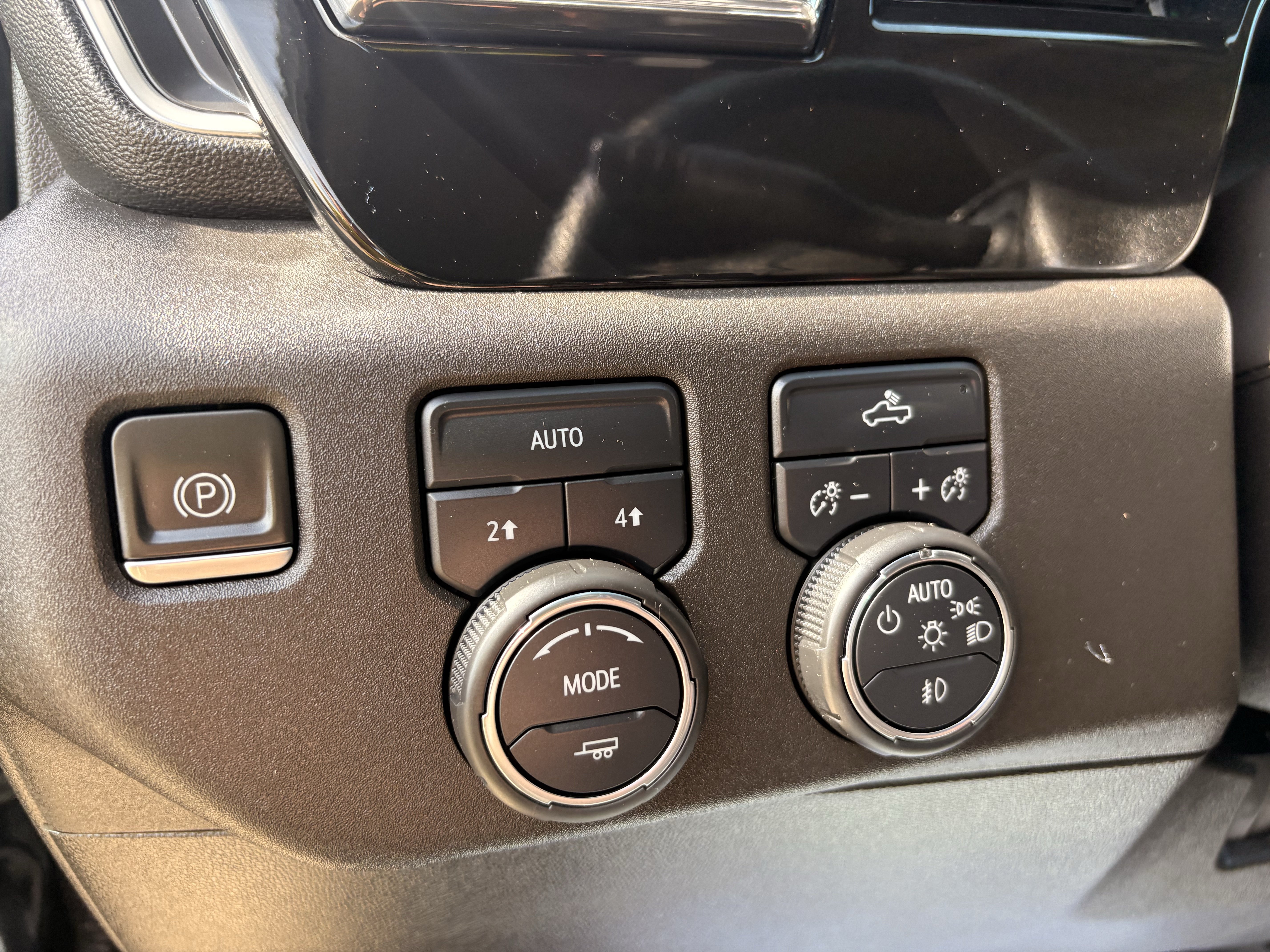 Used 2023 Chevrolet Silverado 1500 RST AWD/4WD image 10
