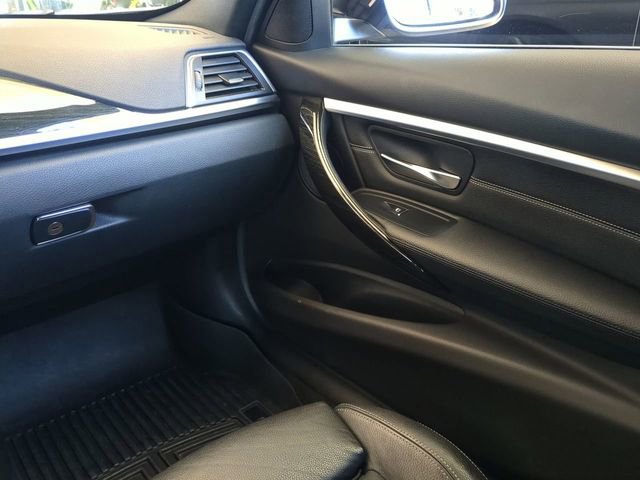 Used 2018 BMW 330e w/ Convenience Package image 17