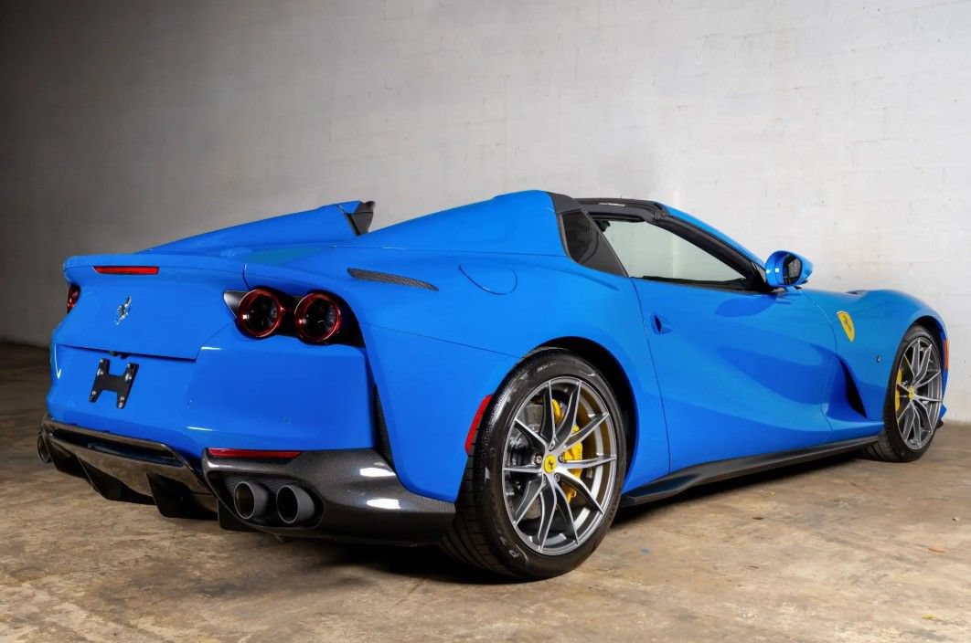 Used 2022 Ferrari 812 GTS RWD image 3