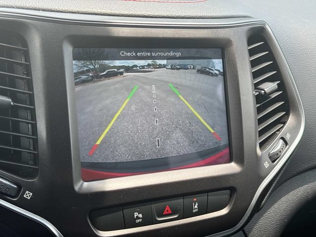 Used 2021 Jeep Cherokee Trailhawk AWD/4WD image 34