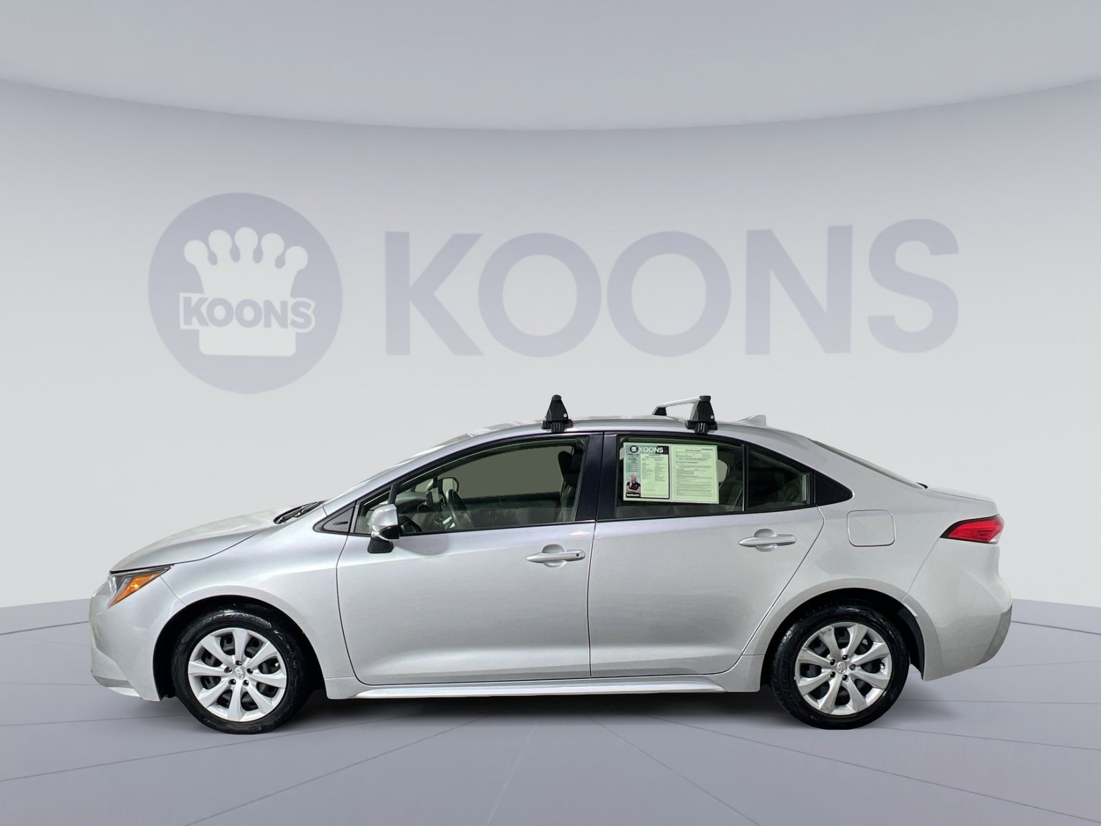 Used 2022 Toyota Corolla LE image 2