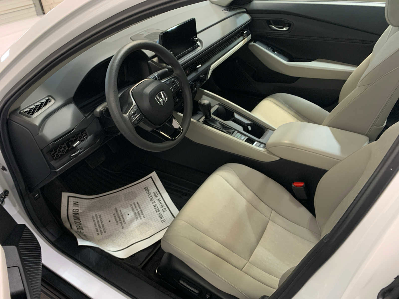 Used 2024 Honda Accord EX image 9