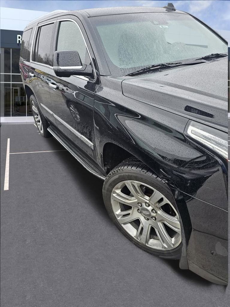 Used 2018 Cadillac Escalade Premium Luxury AWD/4WD image 7