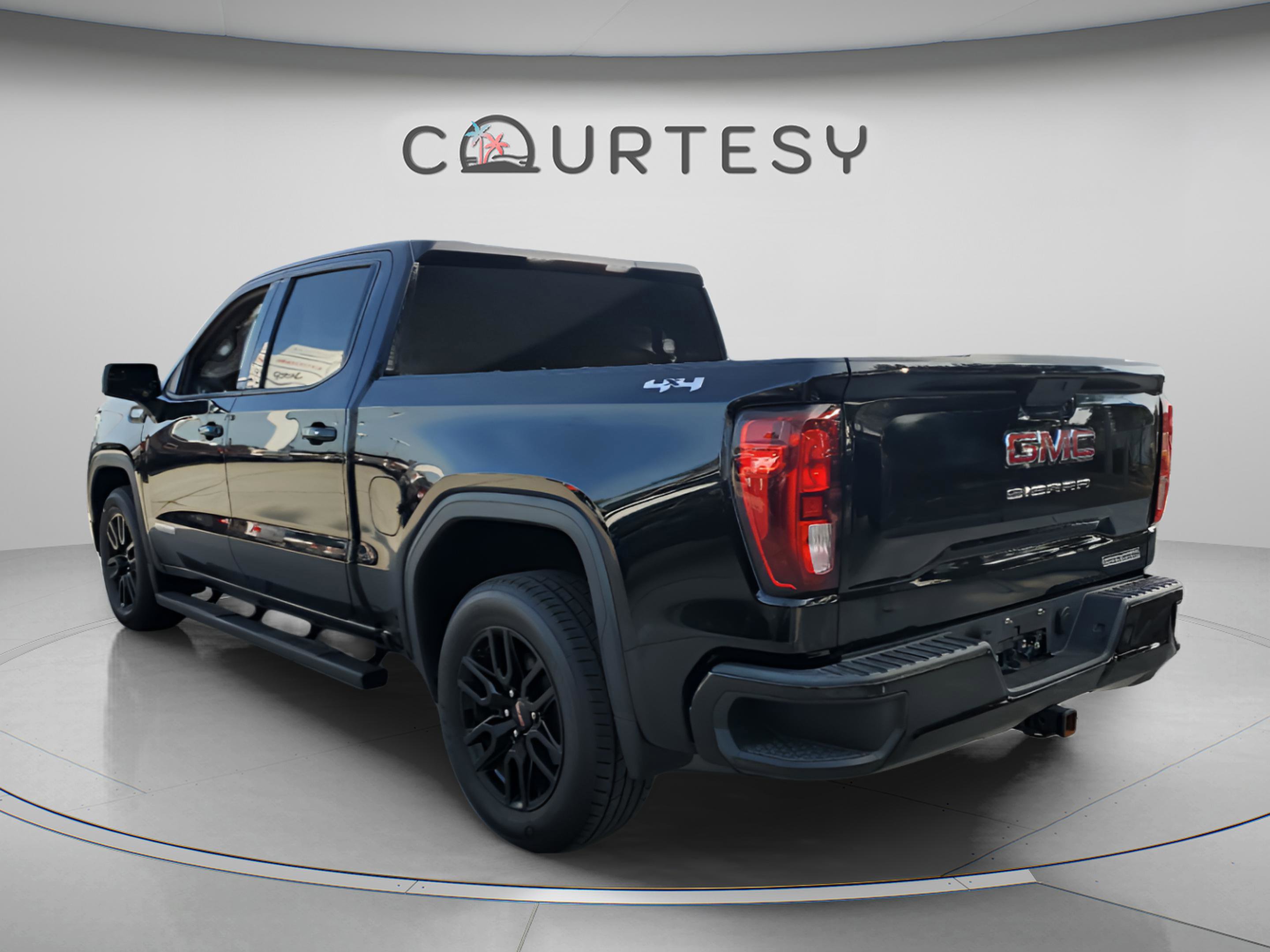 Used 2021 GMC Sierra 1500 Elevation AWD/4WD image 2