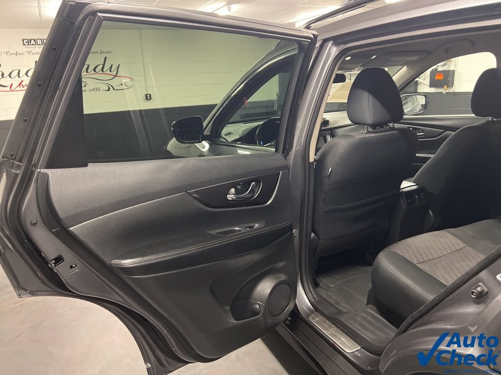 Used 2018 Nissan Rogue SV AWD/4WD image 35