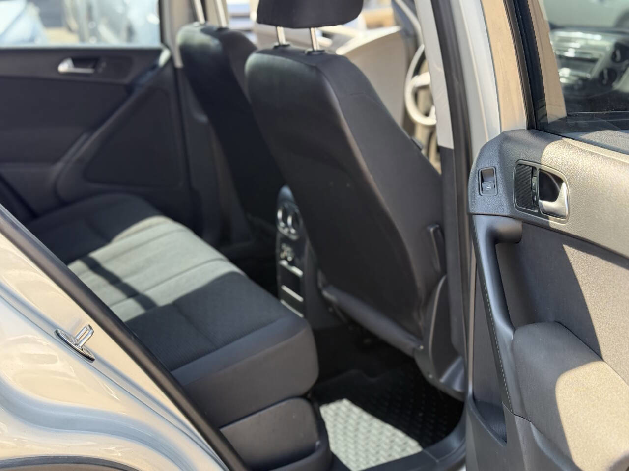 Used 2012 Volkswagen Tiguan S FWD image 16