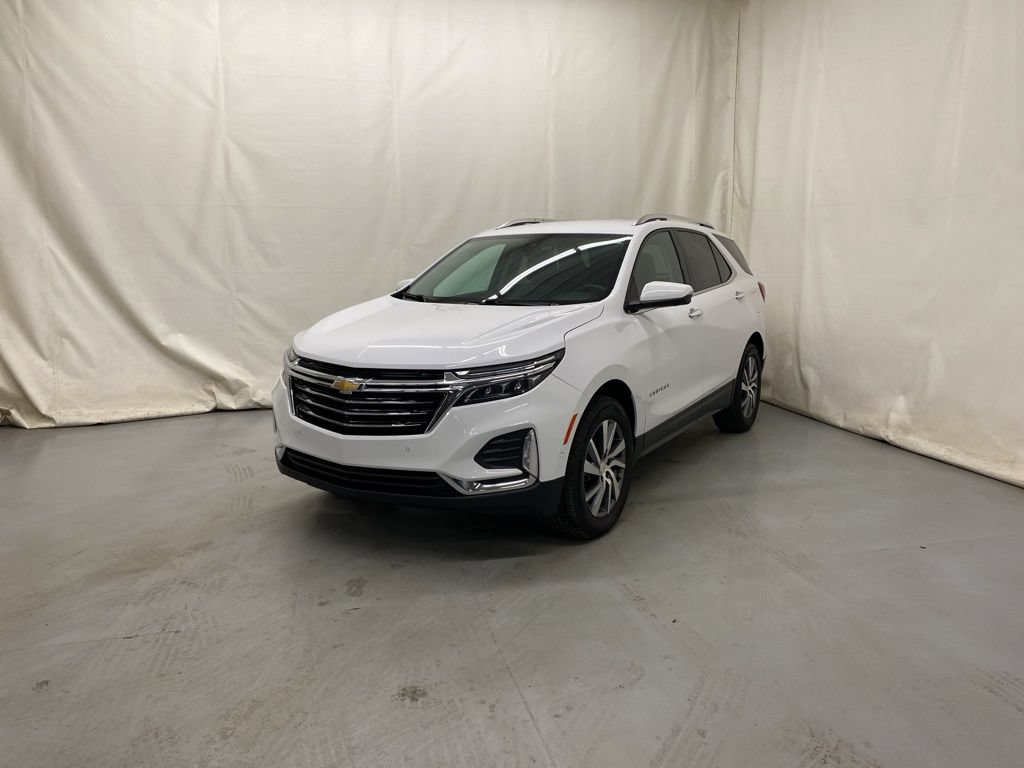 Used 2023 Chevrolet Equinox Premier AWD/4WD image 2