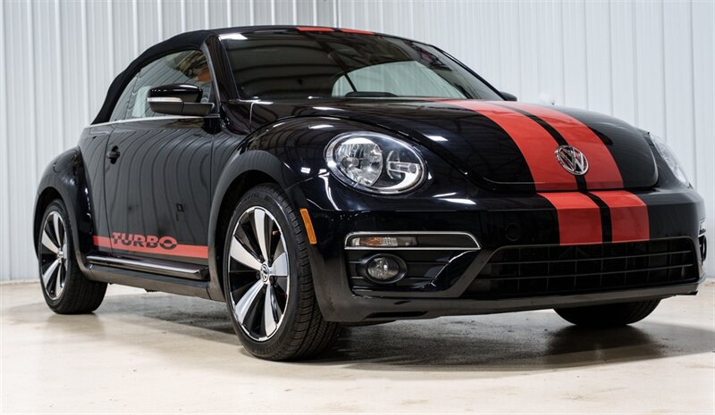 Used 2013 Volkswagen Beetle 2.0T FWD image 28