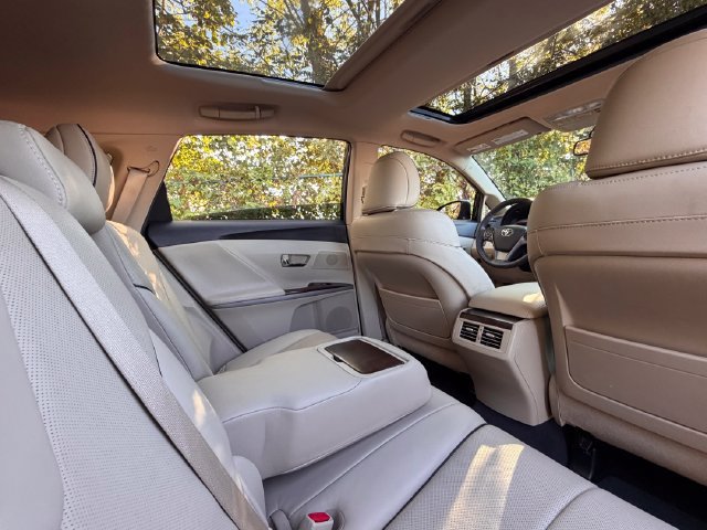 Used 2015 Toyota Venza XLE w/ XLE Premium Package FWD image 38