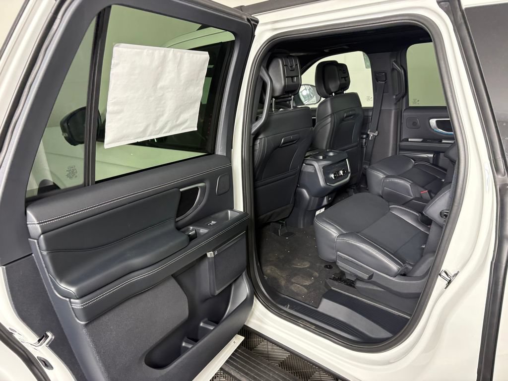 New 2026 Ford Expedition Max Platinum w/ Stealth Performance Package AWD/4WD image 31