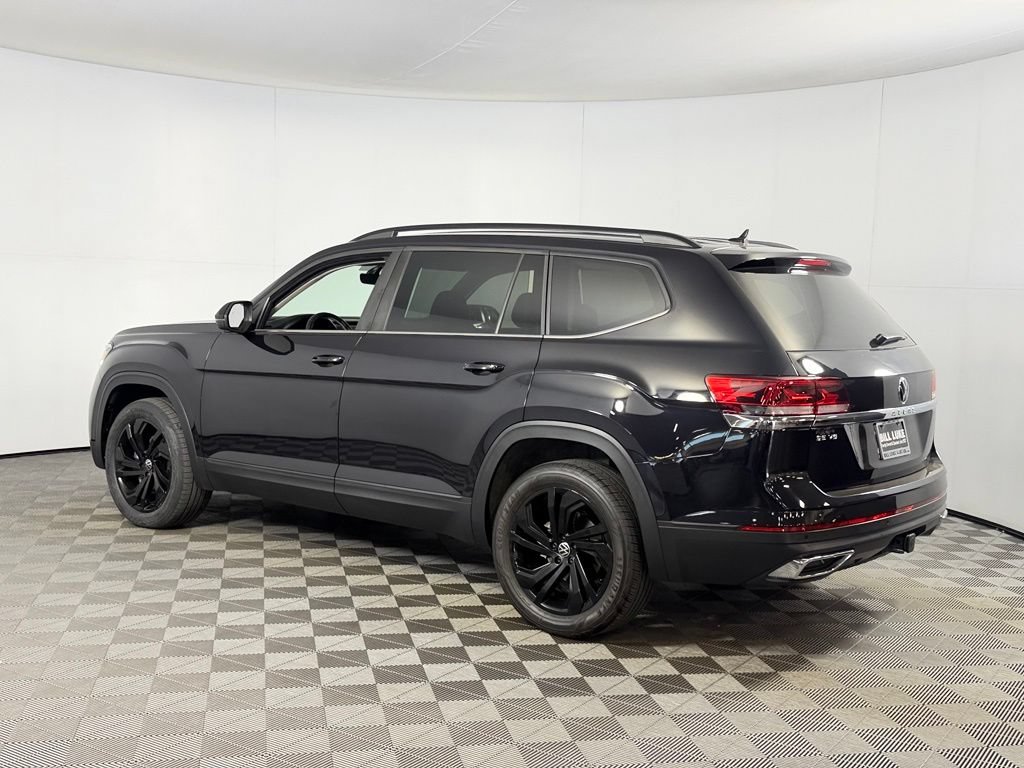 Used 2023 Volkswagen Atlas SE w/ Black Wheel Package FWD image 10