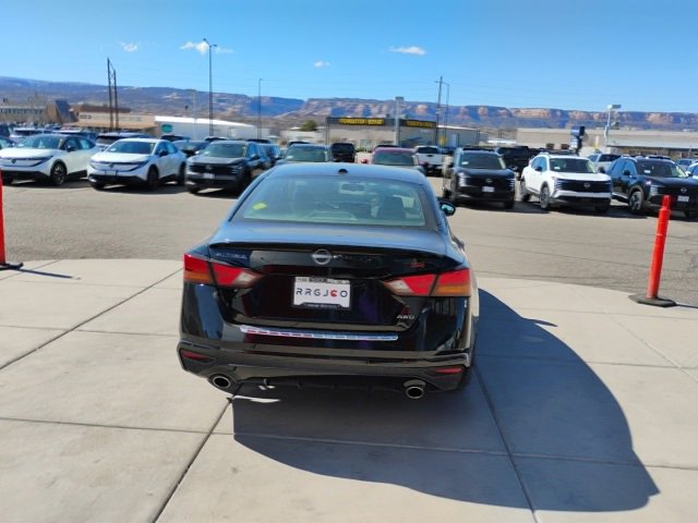Used 2023 Nissan Altima 2.5 SR w/ SR Premium Package image 6