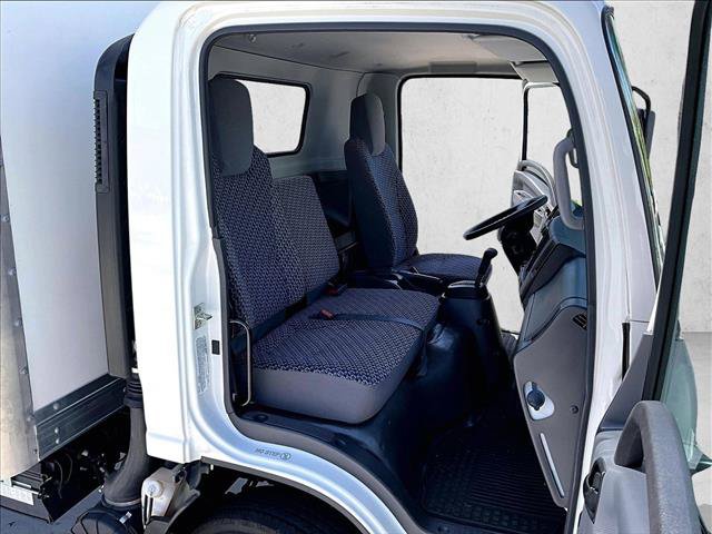 Used 2024 Chevrolet Low Cab Forward RWD image 9