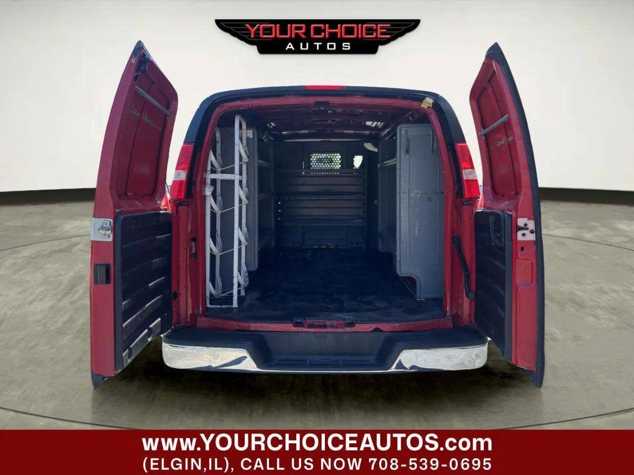Used 2017 Chevrolet Express 3500 RWD image 5
