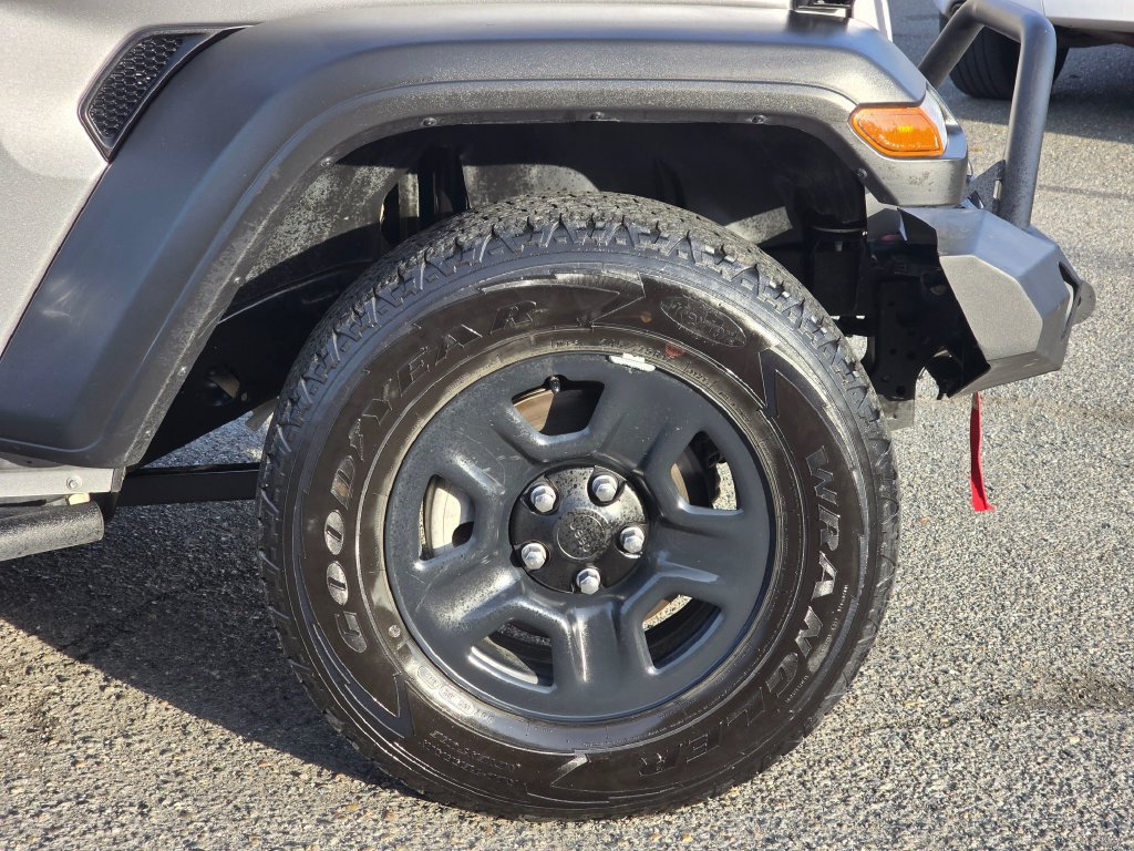 Used 2021 Jeep Wrangler Sport AWD/4WD image 10