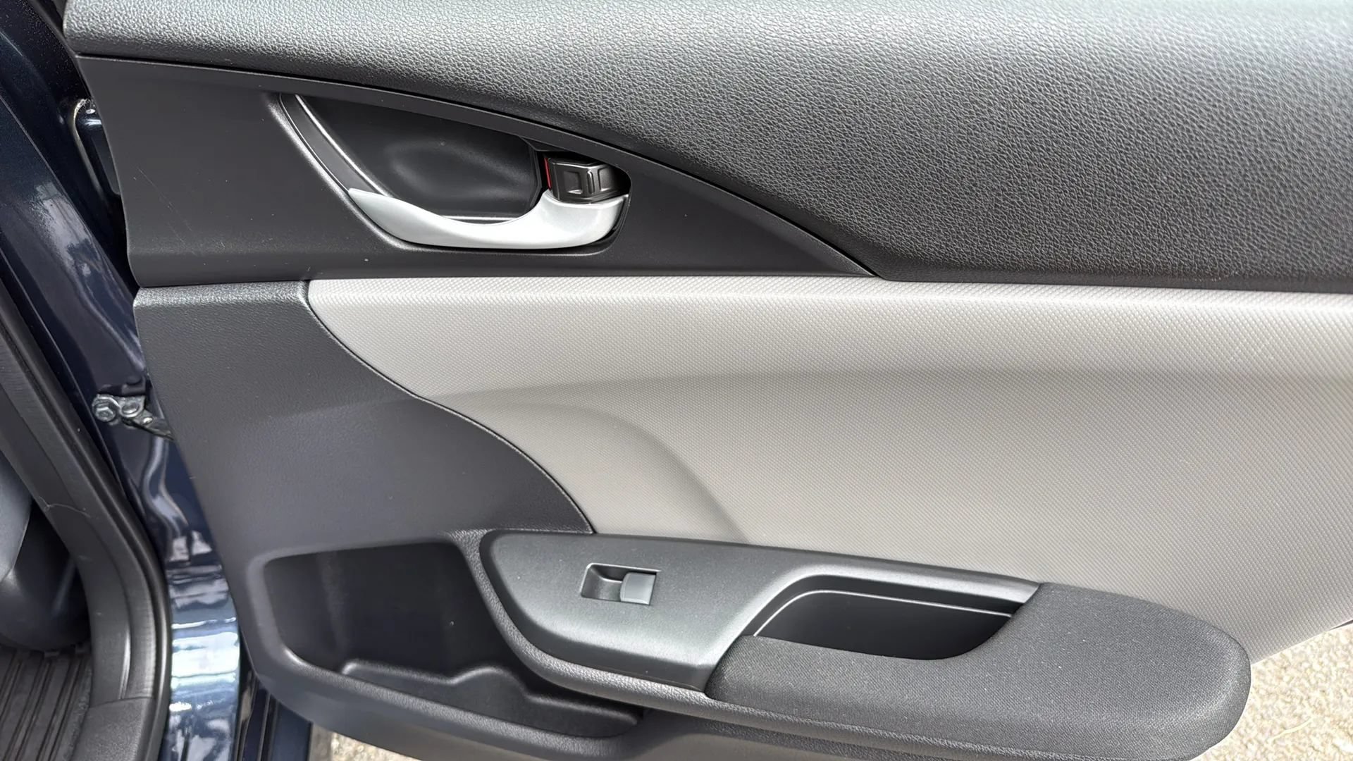 Used 2020 Honda Civic EX image 18