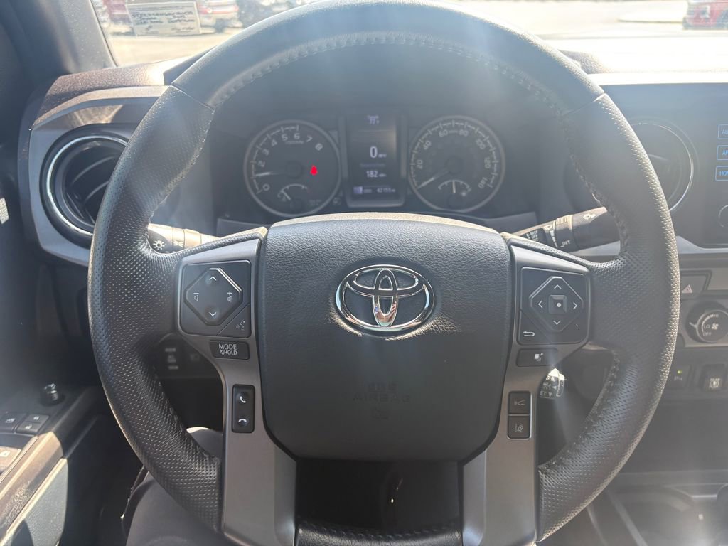 Used 2019 Toyota Tacoma TRD Off-Road w/ Technology Package image 7