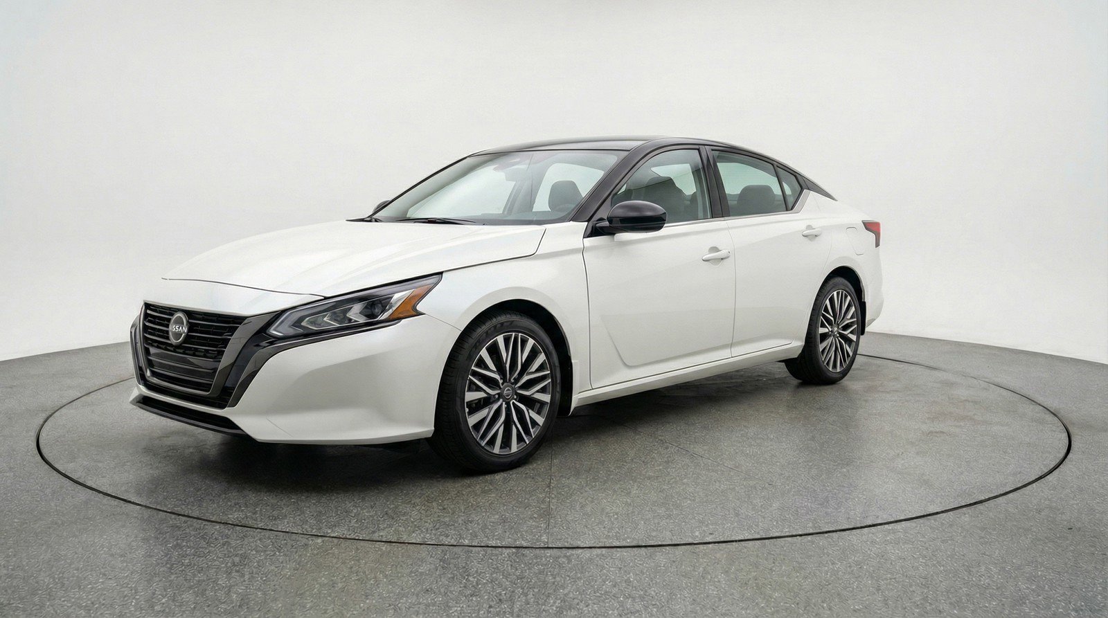 Used 2025 Nissan Altima 2.5 SV image 3