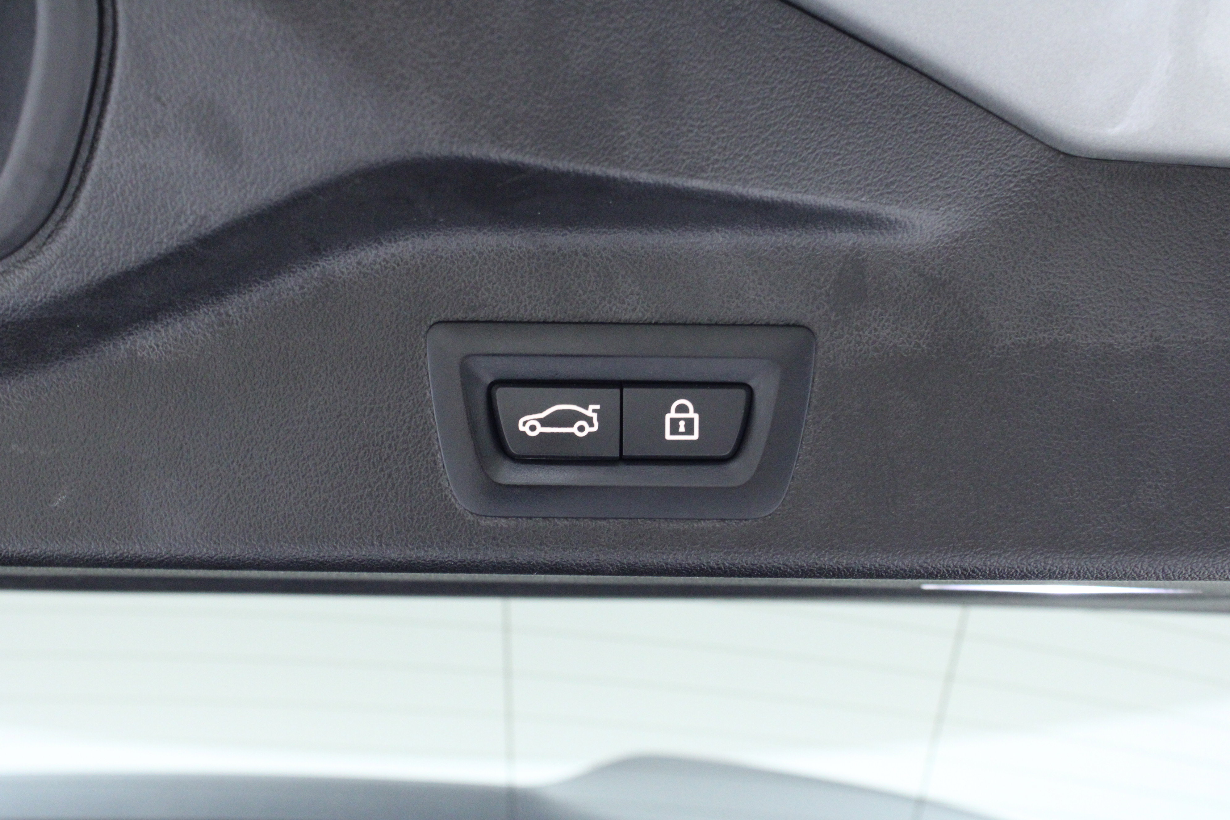 Used 2022 BMW X5 M w/ Executive Package image 11