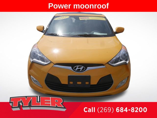 Used 2017 Hyundai Veloster Value Edition FWD image 2