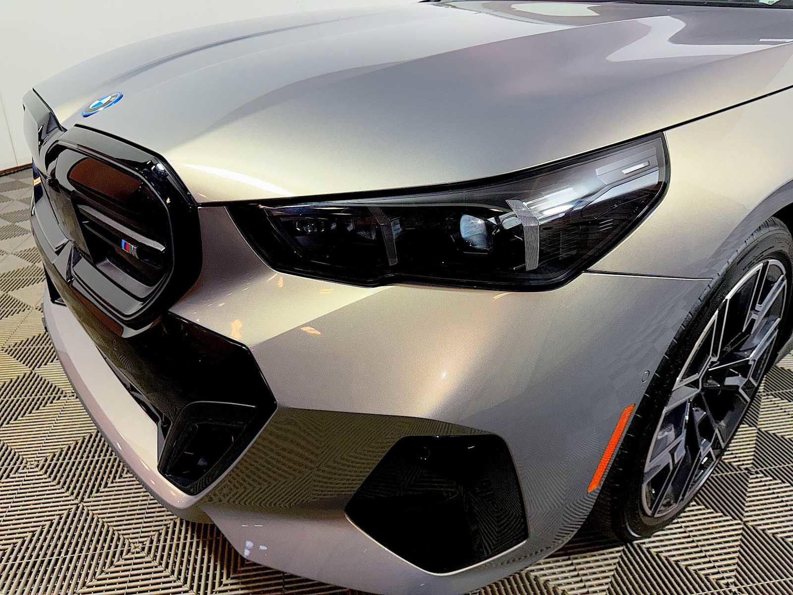 Used 2024 BMW i5 M60 w/ Premium Package image 26