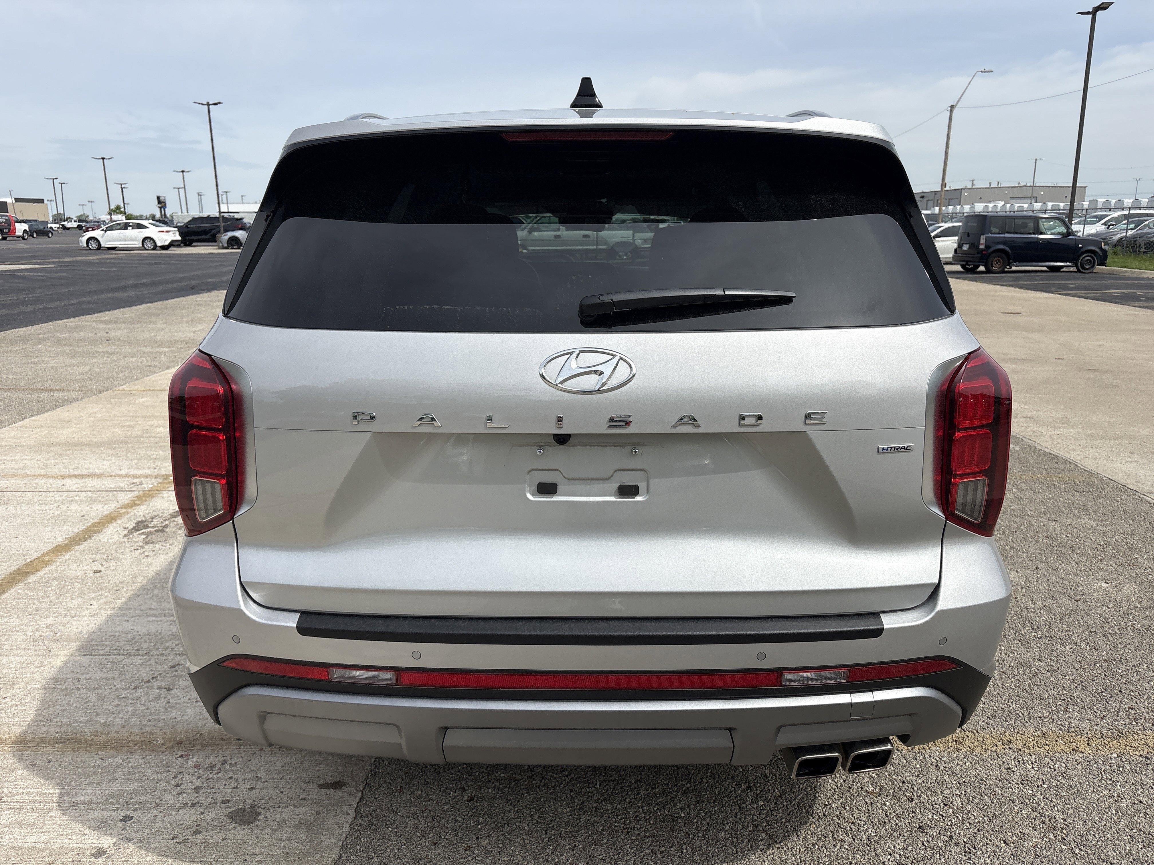 Used 2023 Hyundai Palisade Limited AWD/4WD image 3