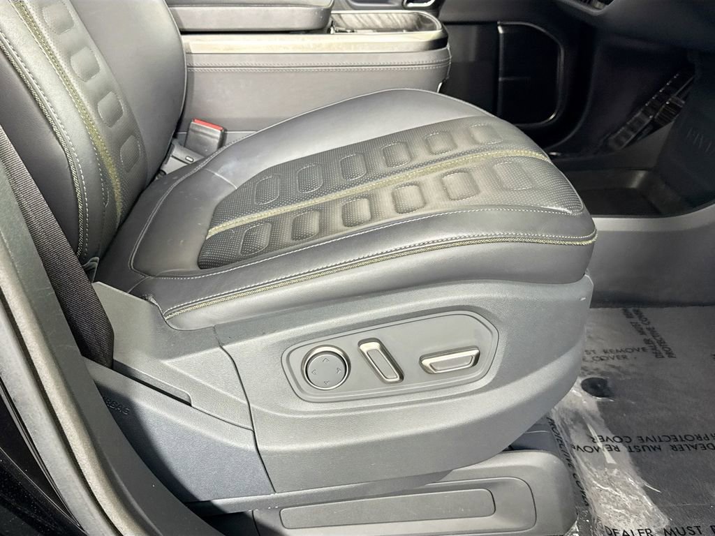 Used 2022 Rivian R1T Adventure image 34