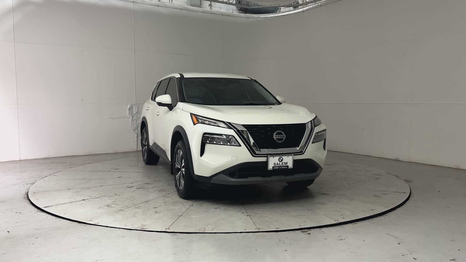 Used 2021 Nissan Rogue SV FWD image 3