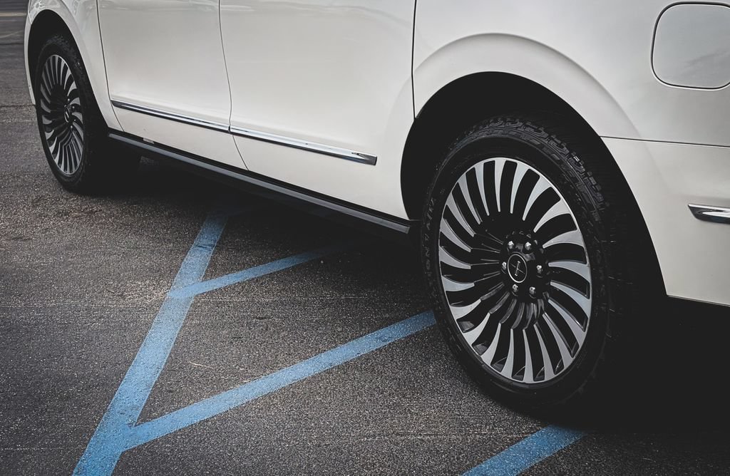 Used 2018 Lincoln Navigator L Black Label AWD/4WD image 33