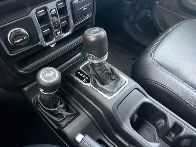 Used 2019 Jeep Wrangler Unlimited Sahara image 28