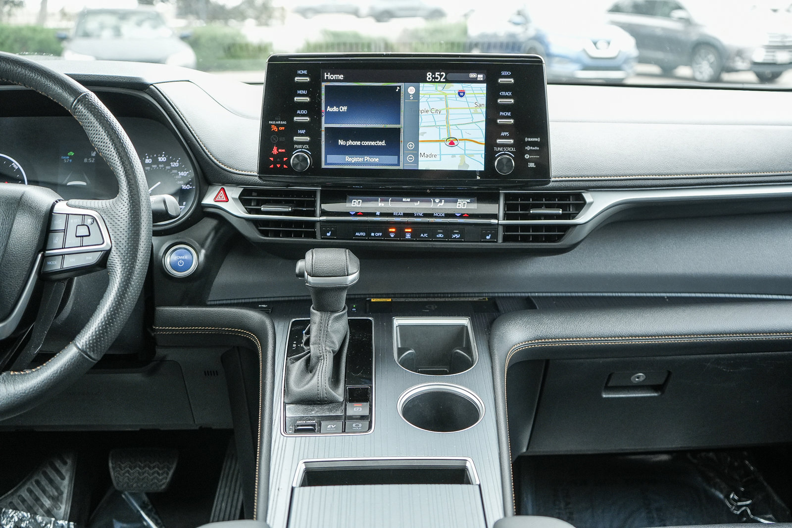 Used 2023 Toyota Sienna XLE Woodland Edition image 13