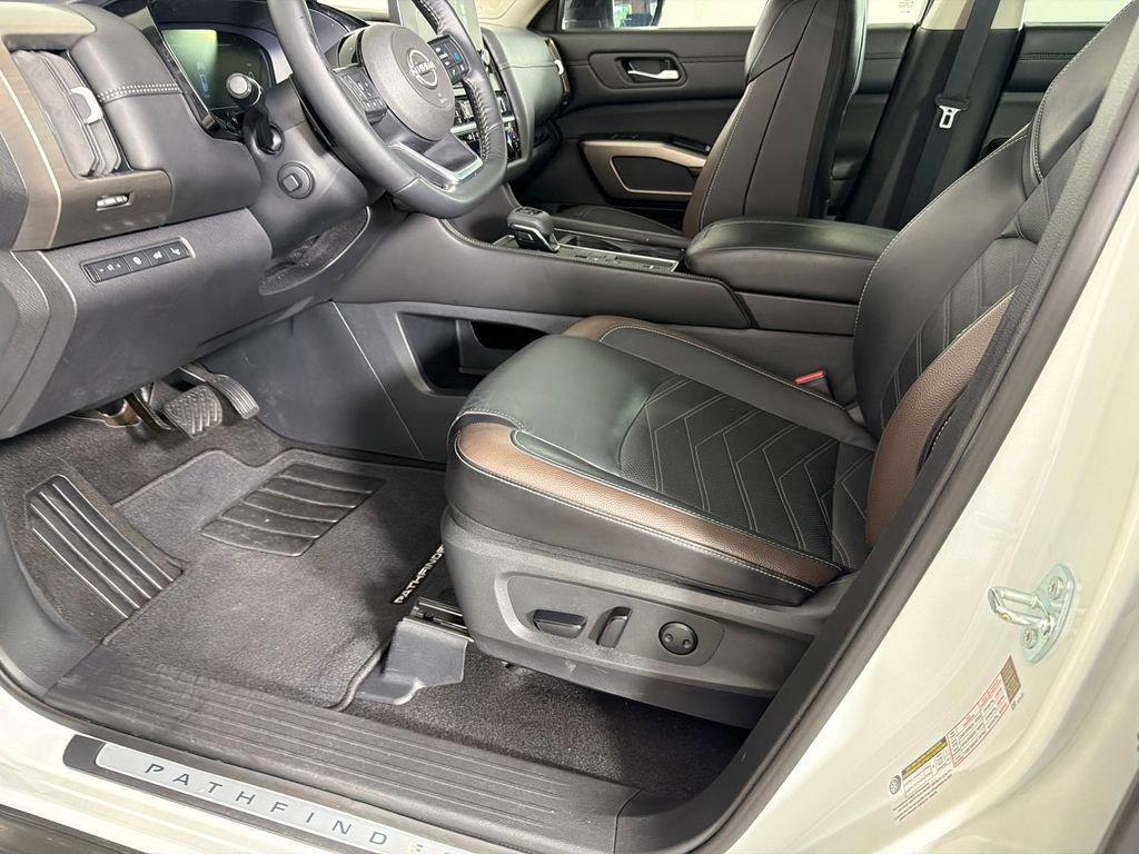 Used 2024 Nissan Pathfinder Platinum w/ Cargo Package FWD image 11