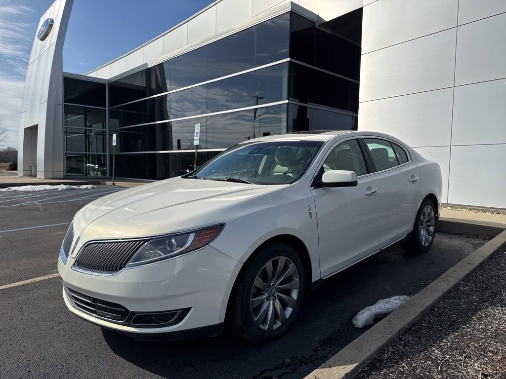Used 2013 Lincoln MKS image 3