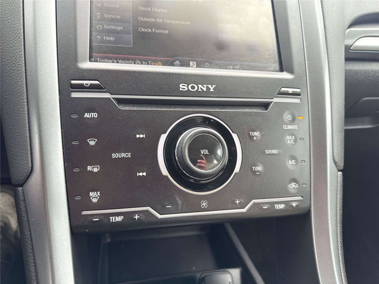 Used 2015 Ford Fusion Titanium FWD image 23
