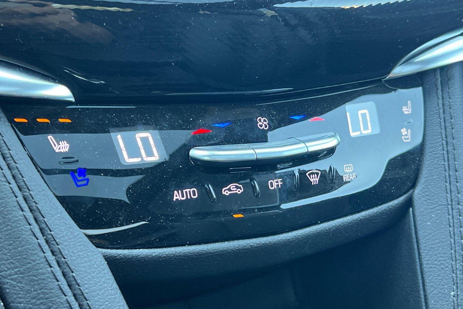 Certified 2024 Cadillac XT6 Sport w/ Platinum Package image 27